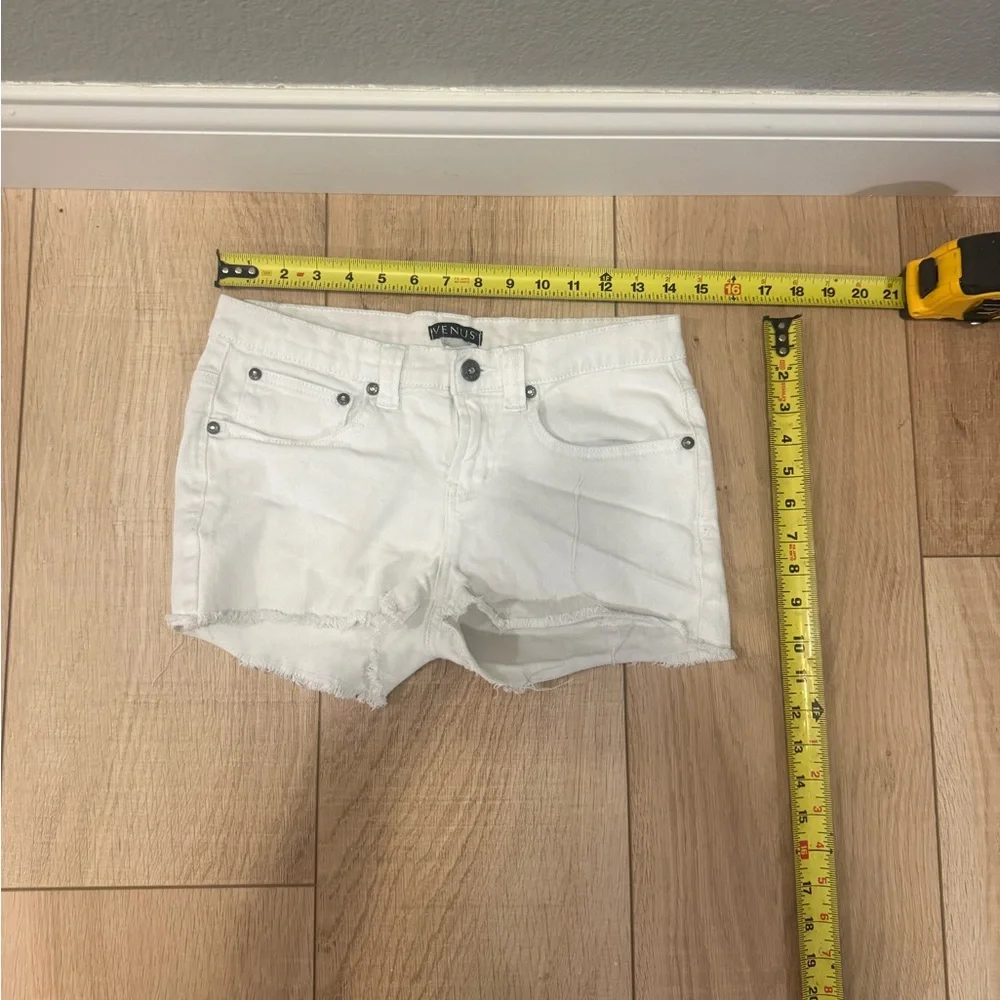 🦋🌴🌺 White Denim Cutoff Jean Shorts |  Size 4 | Frayed Hem - Picture 5 of 5
